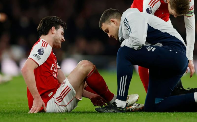 Arsenal trả gi&aacute; cực đắt sau chiến thắng trước Brentford - Ảnh 1