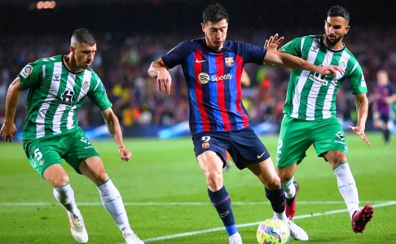 Nhận định, Soi tỷ lệ k&egrave;o Real Betis vs Barcelona 00h30 ng&agrave;y 7/12: Barcelona vượt kh&oacute; - Ảnh 1