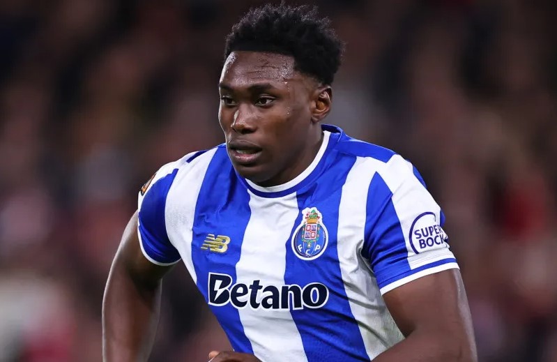 Tin chuyển nhượng 8/12: Ch&acirc;n s&uacute;t 1m93 của Porto được săn đ&oacute;n - Ảnh 1