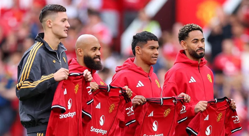 MU c&ocirc;ng bố nợ r&ograve;ng: Con số khiến cả giới b&oacute;ng đ&aacute; r&uacute;ng động - Ảnh 1