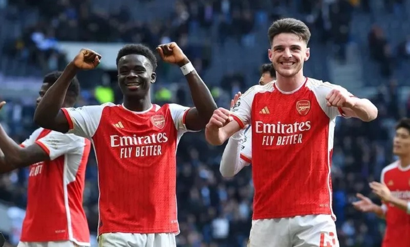 Bản tin Arsenal 13/12: ‘Pháo thủ’ tập xuyên Giáng sinh, Gabriel tham gia xô xát dù đang dưỡng thương - Ảnh 1