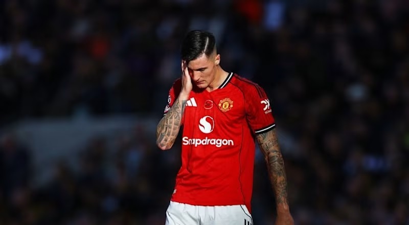 Bản tin MU 13/12: Tân binh 76,5 triệu euro bị ngộ độc; Fernandes hụt giải thưởng tháng - Ảnh 2