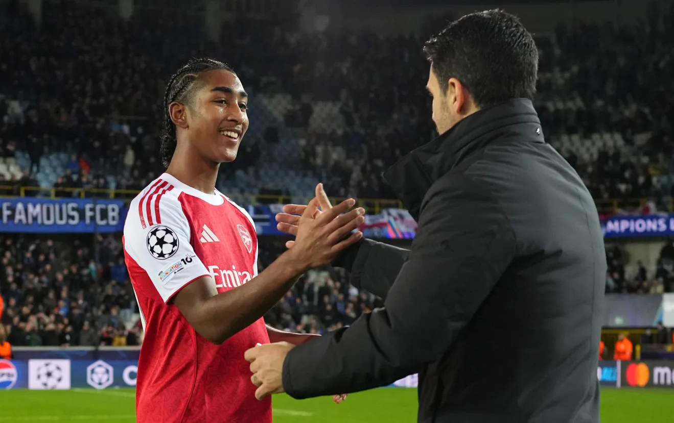 Khủng hoảng h&agrave;ng thủ, Arteta cầu viện cầu thủ m&agrave; kh&ocirc;ng ai ngờ tới - Ảnh 2