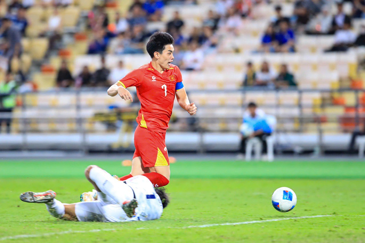 CĐV Th&aacute;i Lan &aacute;m ảnh Việt Nam, chỉ tr&iacute;ch thậm tệ HLV - Ảnh 3