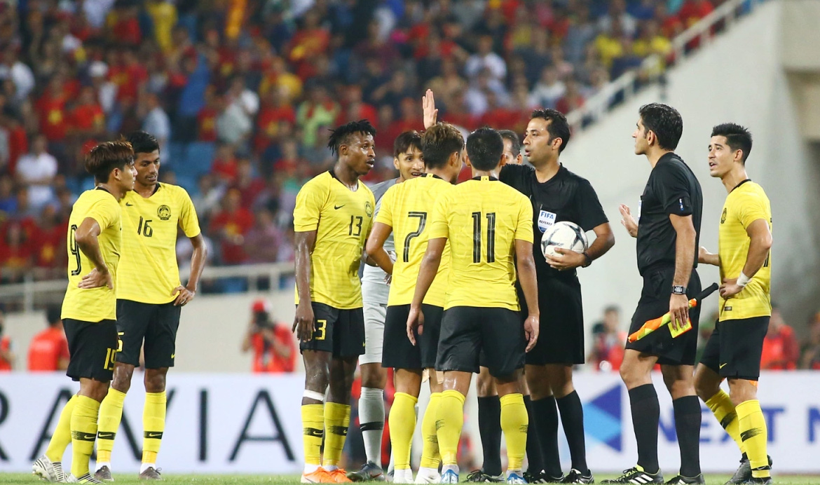 X&aacute;c định trọng t&agrave;i bắt ch&iacute;nh chung kết SEA Games, U22 Việt Nam c&oacute; thể 'thở ph&agrave;o nhẹ nh&otilde;m' - Ảnh 2