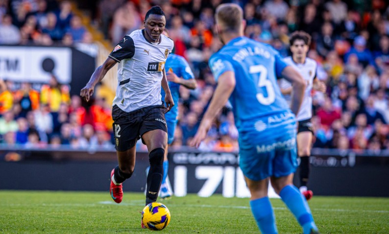 Soi k&egrave;o phạt g&oacute;c Valencia vs Mallorca, 3h ng&agrave;y 20/12 - Ảnh 1