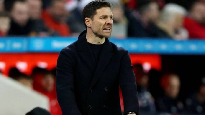 HLV Alonso nguy cơ ‘bay ghế’ ngay trước Giáng sinh