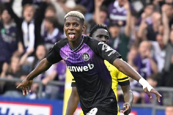 Bản tin MU 12/12: MU theo đuổi ‘Vua chạy cánh’ giải Bỉ