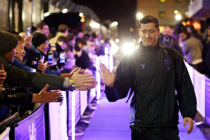 Bản tin Barcelona 13/12: Lewandowski sẵn sàng giảm lương để ở lại; Barca bị hét giá 100 triệu euro cho sao trẻ Bundesliga